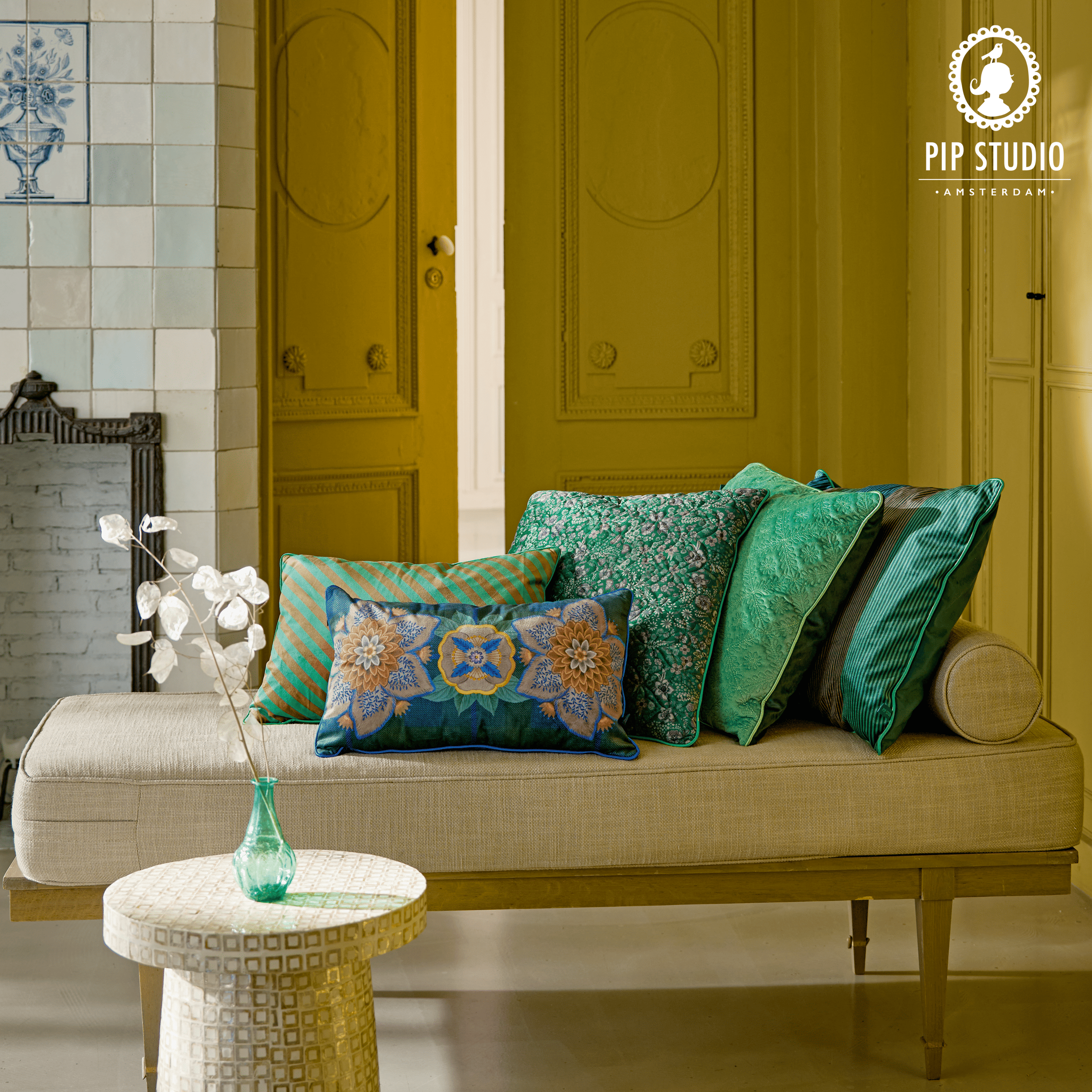 6_Puntoo_Home_Carousel_Pip_Home-Cushions