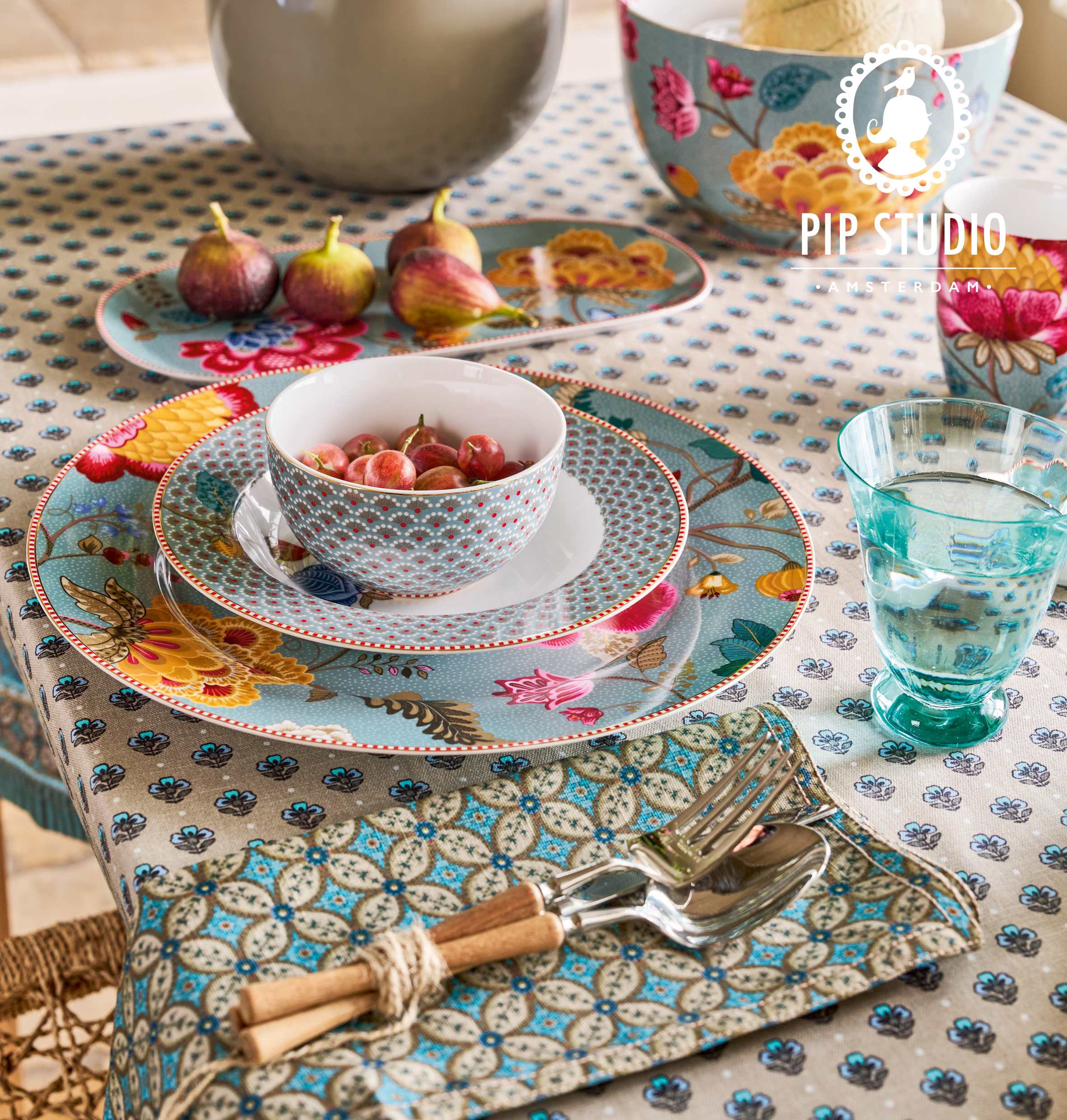 Carousel_Pip Studio_Blooming Tales Kakhi